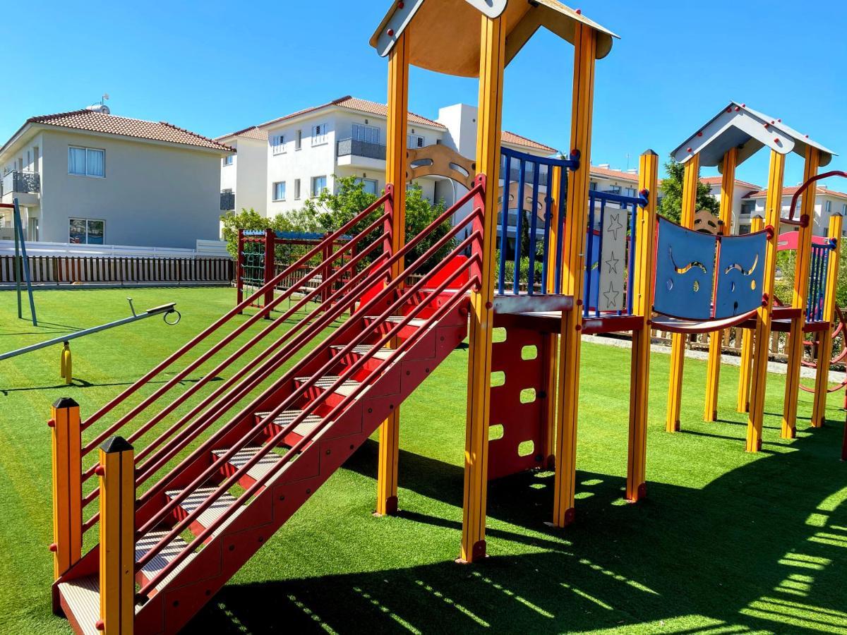 Domino Blue Apartment Paralimni Dış mekan fotoğraf