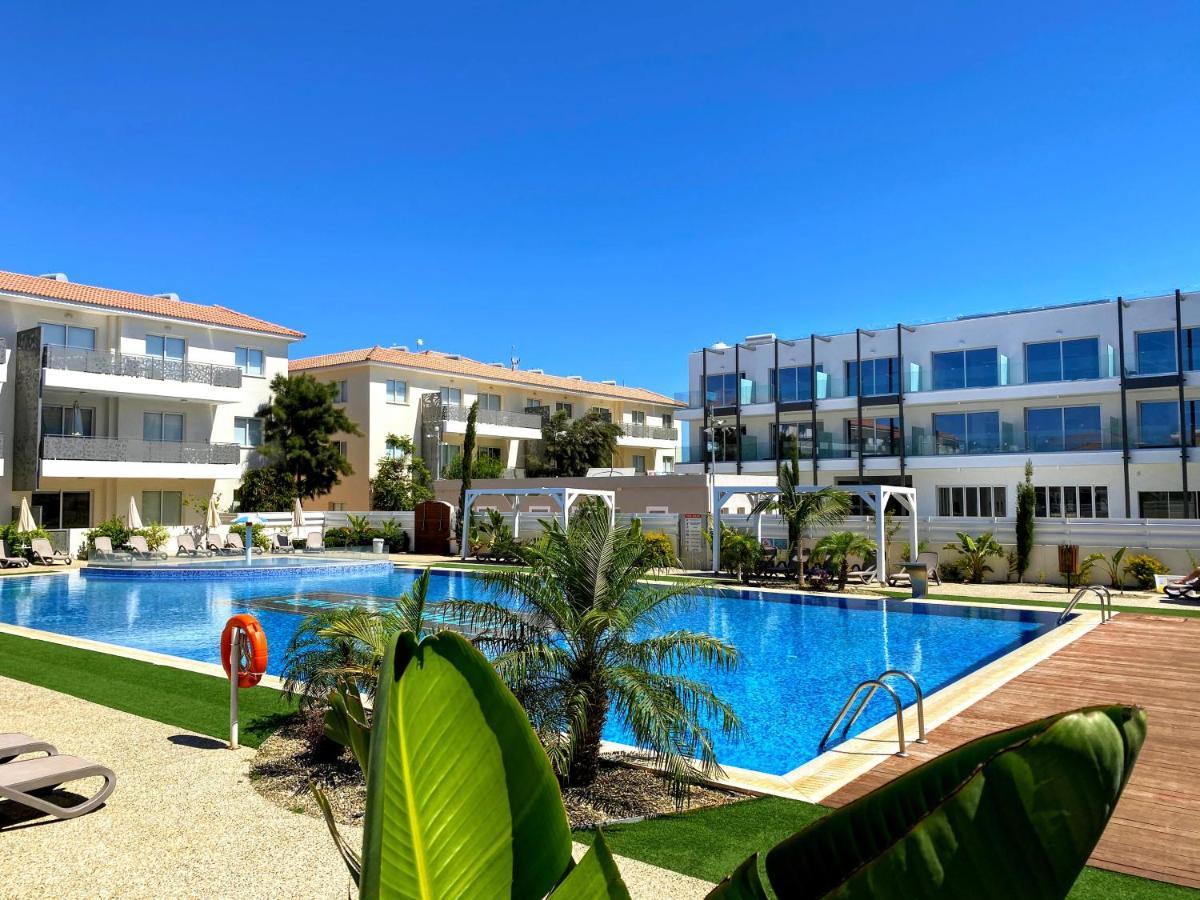 Domino Blue Apartment Paralimni Dış mekan fotoğraf
