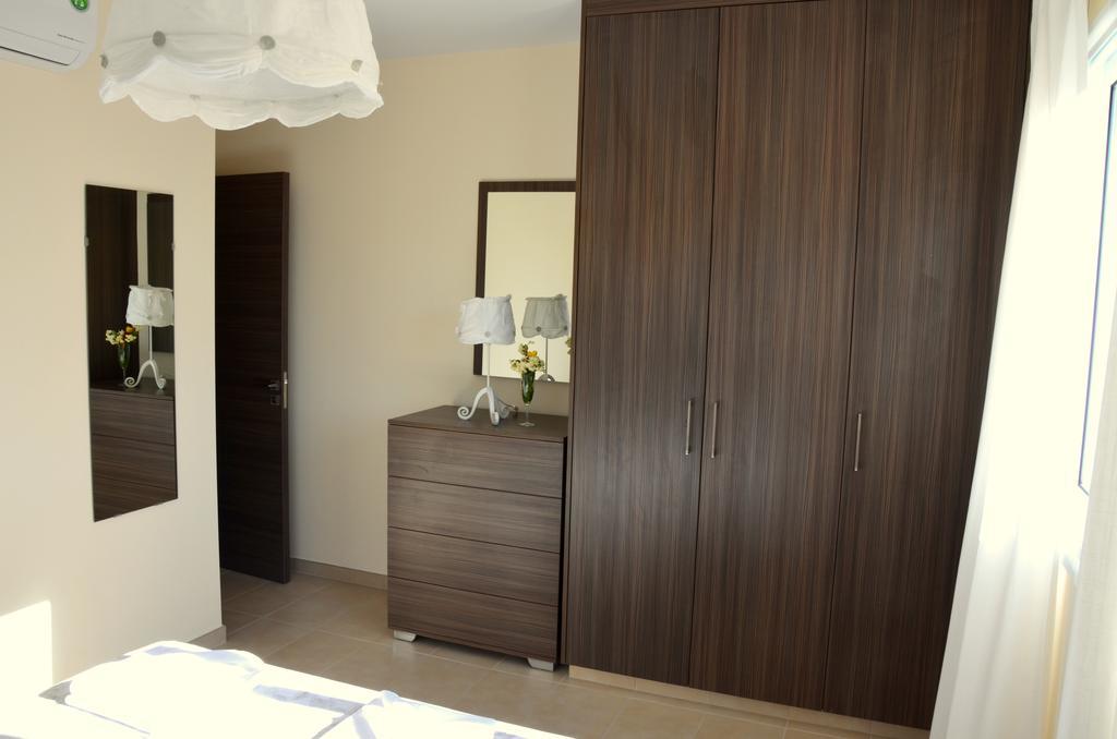 Domino Blue Apartment Paralimni Dış mekan fotoğraf