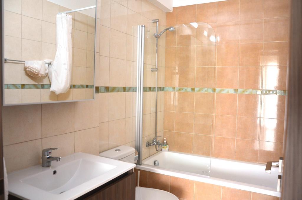 Domino Blue Apartment Paralimni Dış mekan fotoğraf