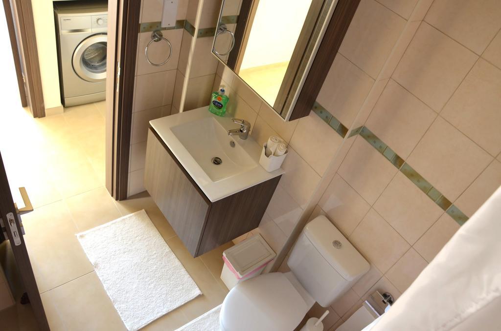 Domino Blue Apartment Paralimni Dış mekan fotoğraf